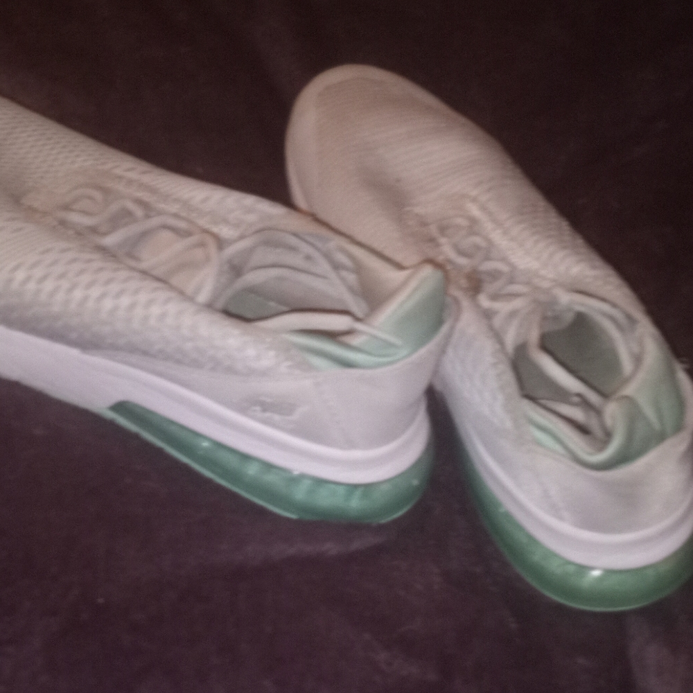 Womens Avia 02 air